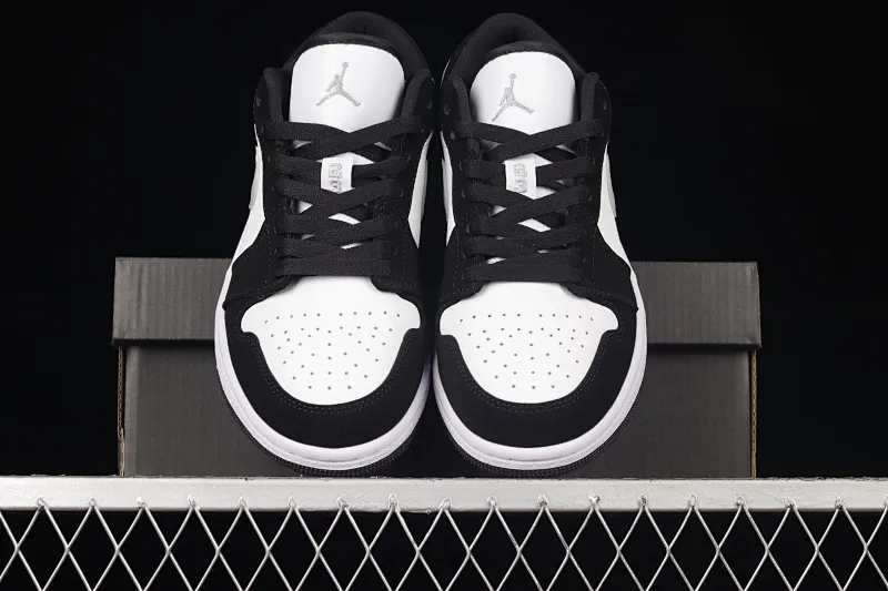 All categories Air Jordan Jordan series basketball shoes Air Jordan 1 Low Z version Air Jordan 1 Low "New Emerald" AJ1 Joe 1 black and white gray 552780-018